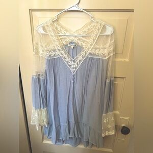 Detailed Flowy Lace Top